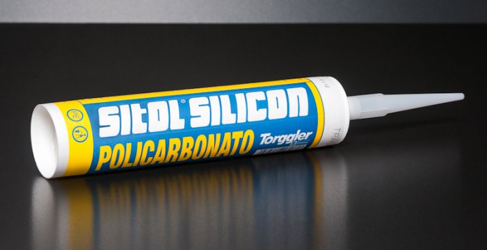 Silicone per policarbonato alveolare
